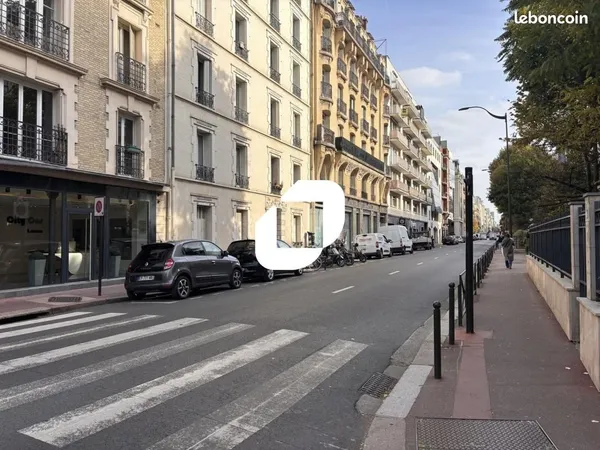Local commercial 374 m² 