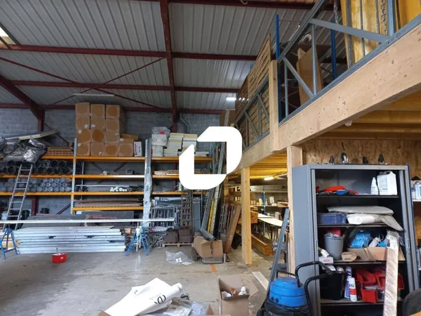 Local d'activité 342 m² 