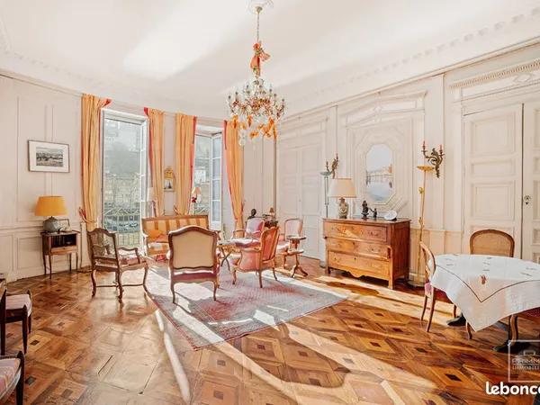 Appartement 5 pièces 203 m² 