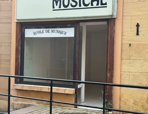 Local commercial 18 m² Charlieu 