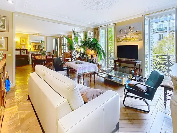 Appartement haussmannien 5 pièces Bd de Magenta / Rue du Faub 