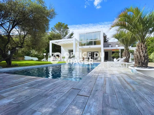 Propriété en Viager 5 pièces 207 m² 