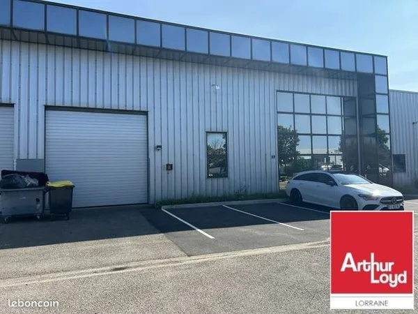 Local d'activité 1000 m² 