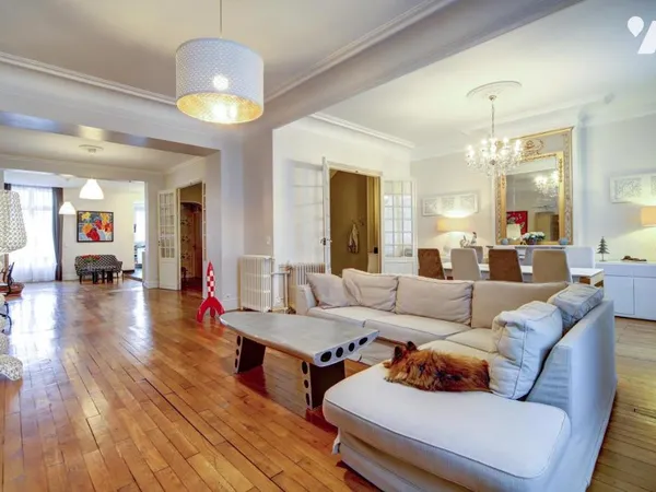 Maison 8 pièces 307 m² 