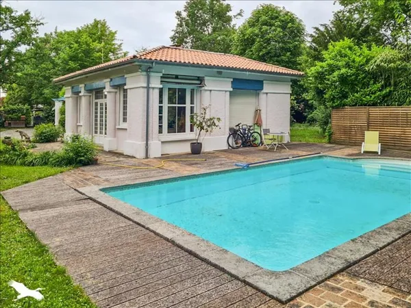Maison art déco de 7 pièces principales 