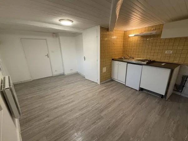 Studio 1 pièce 17 m² 