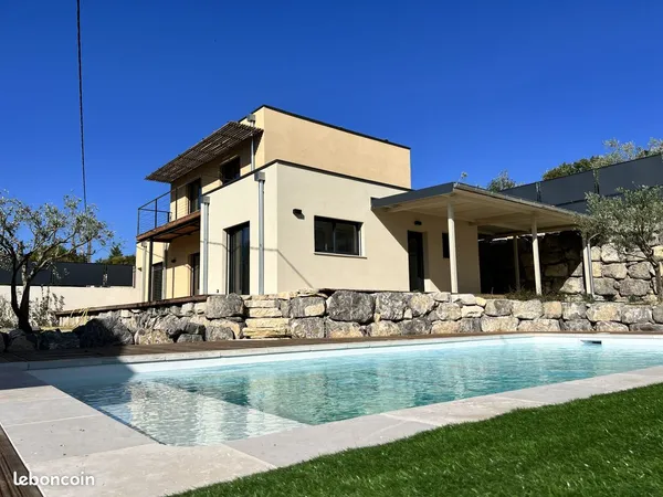 Villa 5 pièces 145 m² 