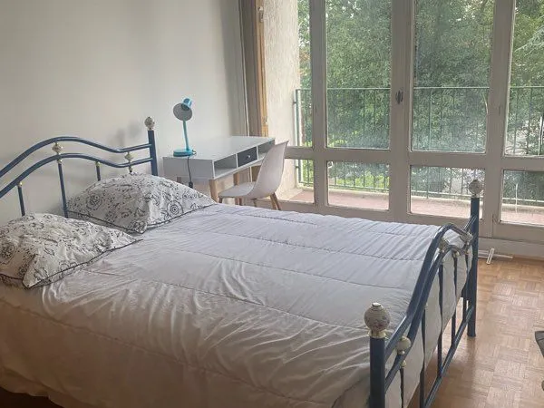 Loue chambre dans 80 m2 