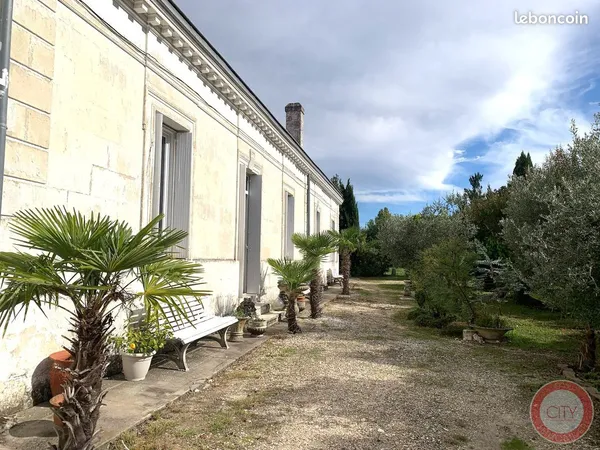 Maison 8 pièces 233 m² 