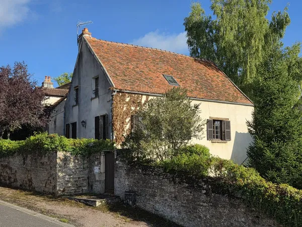 MAISON - 100 M2 - QUARTIER CALME - SEMUR EN AUXOIS 