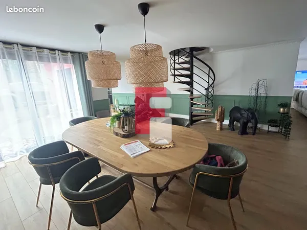 Propriété 9 pièces 315 m² 