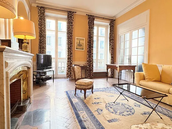 Appartement 5 pièces 142 m² 