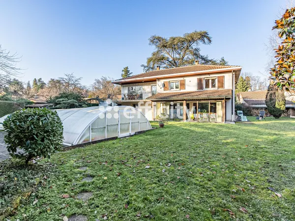 Maison 7 pièces 212 m² 