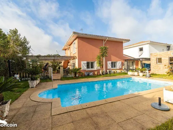 Villa 7 pièces 150 m² 
