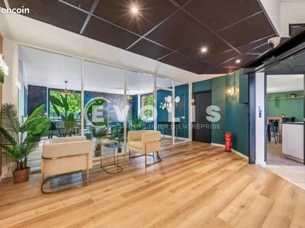 Bureaux 81 m² 