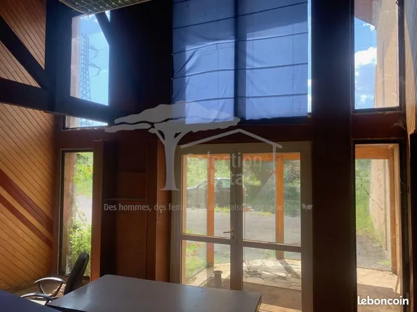 Bureaux 250 m² MALEMORT SUR CORREZE 