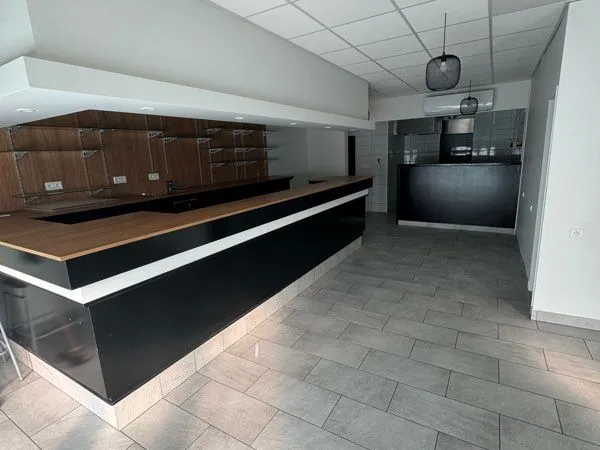 🔹 Local commercial 90 m² refait à neuf - Beaumont centre commercial 