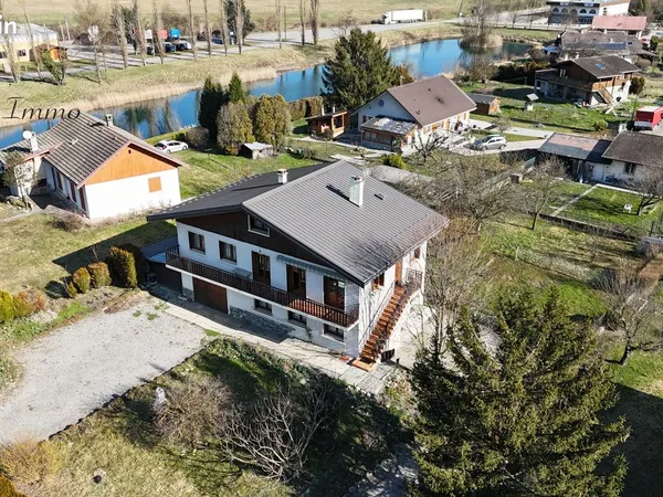 Maison 8 pièces 195 m² 