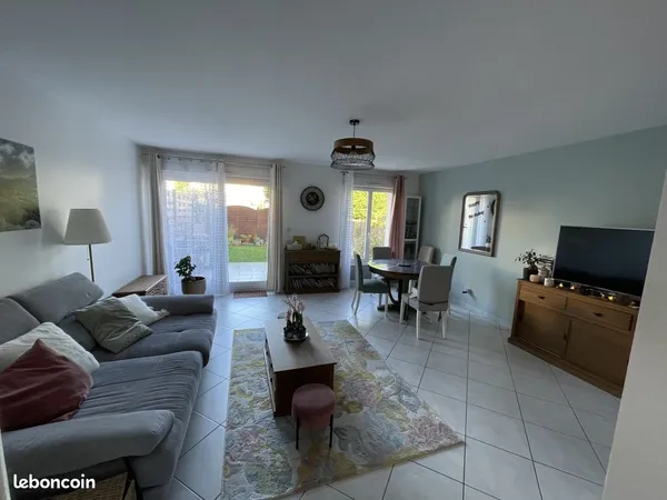 Maison de ville 84m2 - proche commodités 