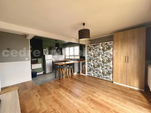Studio 1 pièce 30 m² 