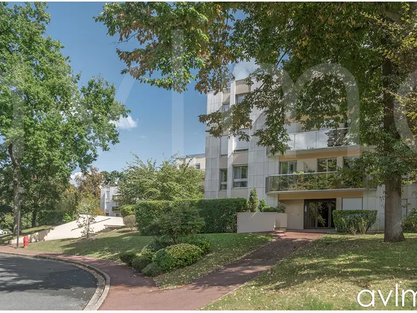 Appartement familial, Le parc de La Jonchère 
