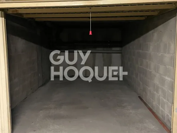 Garage en sous sol à louer 