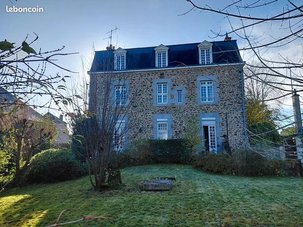 Maison 10 pièces 247 m² 