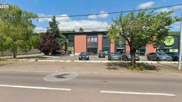 Local commercial 231 m² 