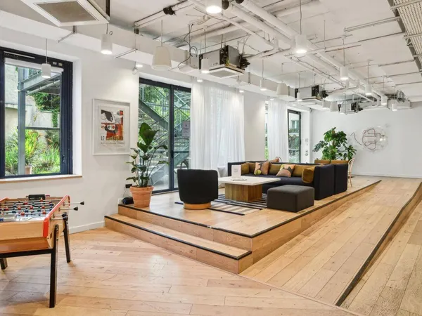 Bureaux 1795 m² 