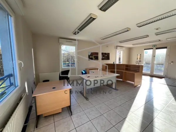 A VENDRE / BUREAUX 380 M2 / VAL DE REUIL - Axe A13 