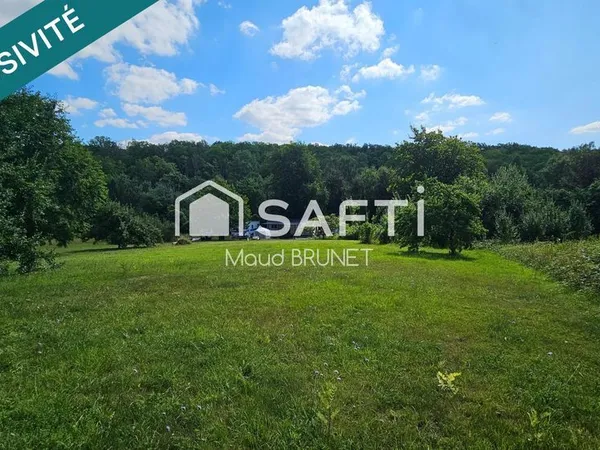 Terrain de loisir d'un hectare avec potentiel de reconstruction 