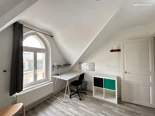 Studio 1 pièce 14 m² 