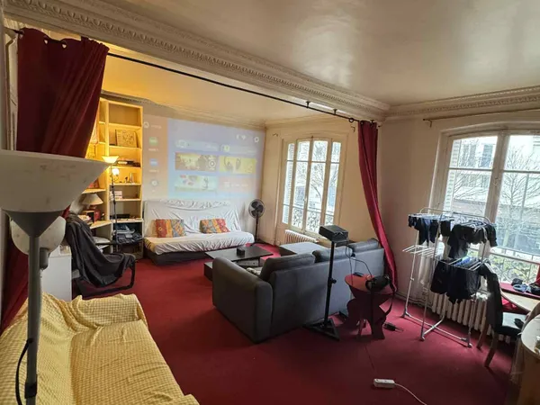 Chambre en colocation dans un grand appartement à 5 min de Paris 