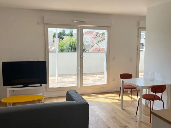 Grand studio avec coin nuit 39m² + terrasse 16m² à Gentilly 