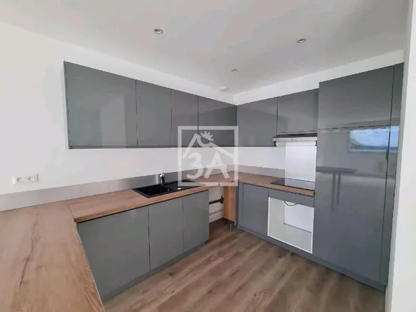 Maison Location Fauquembergues  98m² 857€