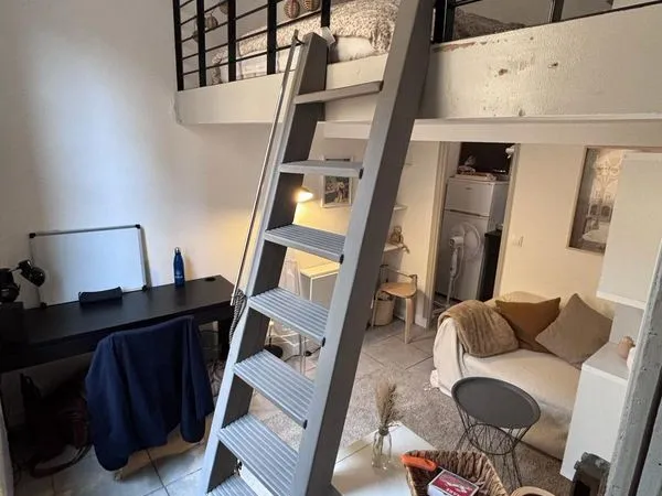 Studio 1 pièce 17 m² 
