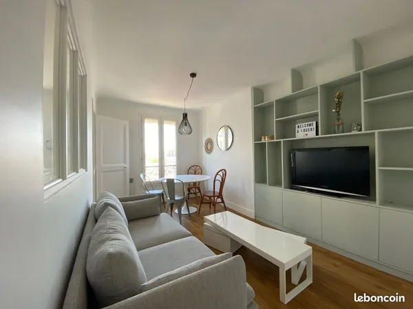 Appartement dernier étage 3 pièces 2 chambres tout équipé + quartier Bac Mairie 