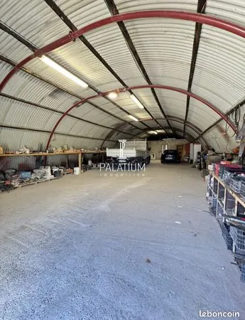 Local commercial 2 pièces 257 m² 