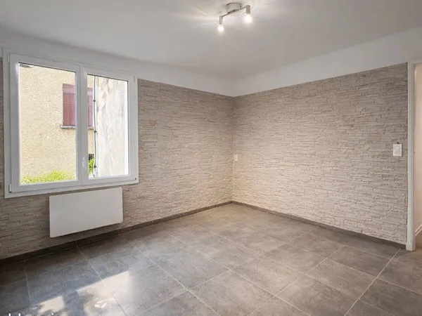 Maison entièrement rénovée - 57 m² Loi Carrez - 2 chambres 