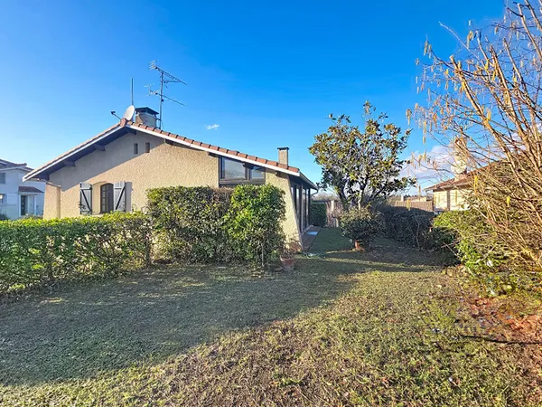 Maison 5 pièces de 143m² sur un terrain arboré de 580m² avec sous-sol à vendre en exclusivité 