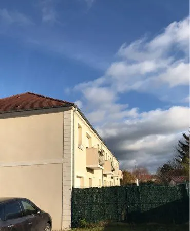 F2 RDC rue de la république à saint Clément 
