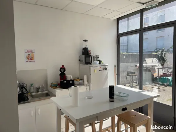 Particulier loue local commercial 