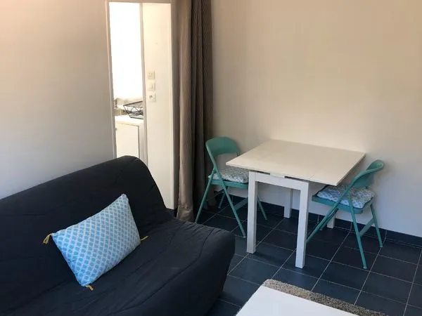 A louer studio meublé 18m2 pour étudiant 480 euros 