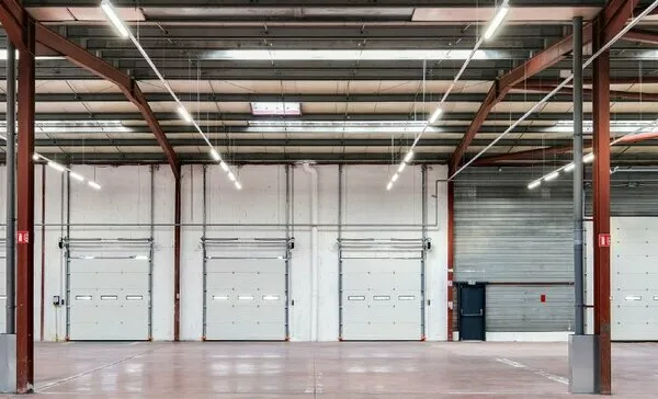 Local industriel 6034 m² 