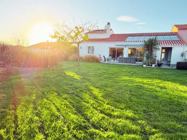 Maison 3 chambres avec jardin de 624m2, garage et combles aménagés 