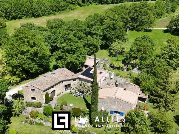 Mas 7 pièces 290 m² 