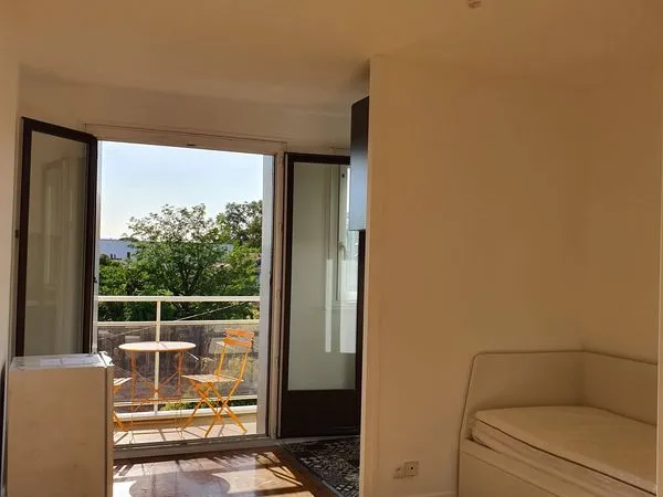 Cauderan -studio meuble -balcon 