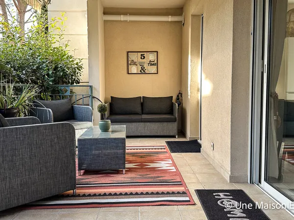 Appartement rdc avec grade terrasse et garage les angles 