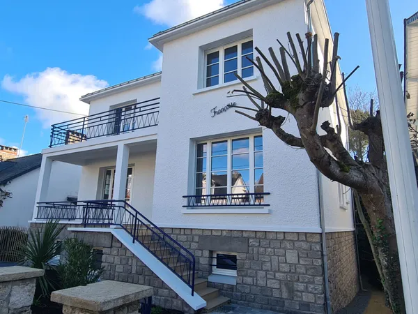 LA BAULE, GRANDE MAISON FAMILIALE ENTIEREMENT RÉNOVÊE 
