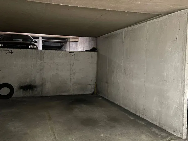 Parking 11 m² 